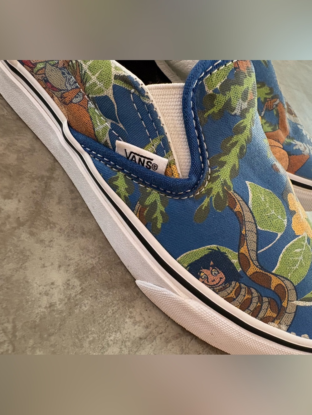Rare Vans Disney Jungle Book slip-on sneakers featuring a vibrant blue jungle - Picture 6 of 9